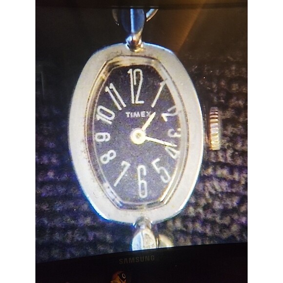Timex Vintage Ladies Analong Wind Up Watch Western